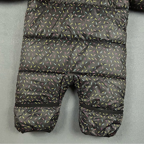 Burton 0-3 Month Snowsuit With Built In Hand And Foot Covers Like New - Picture 6 of 6